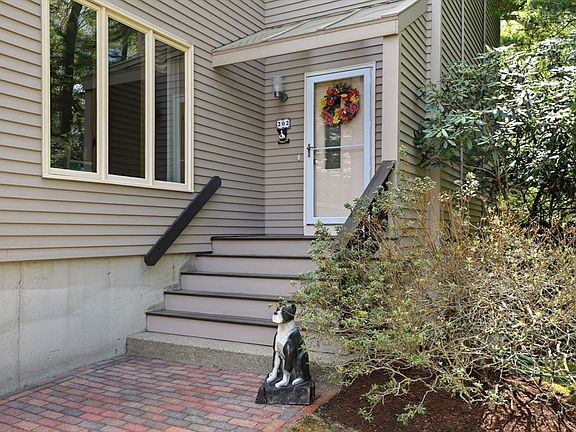 3rd image of 202 Hampton Rd