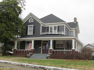 118 Walnut St, Harrisburg, IL 62946