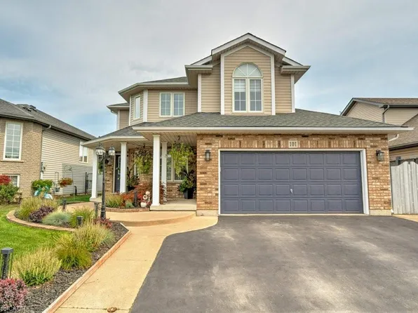 101 Golden Acres Dr, West Lincoln, ON L0R 2A0