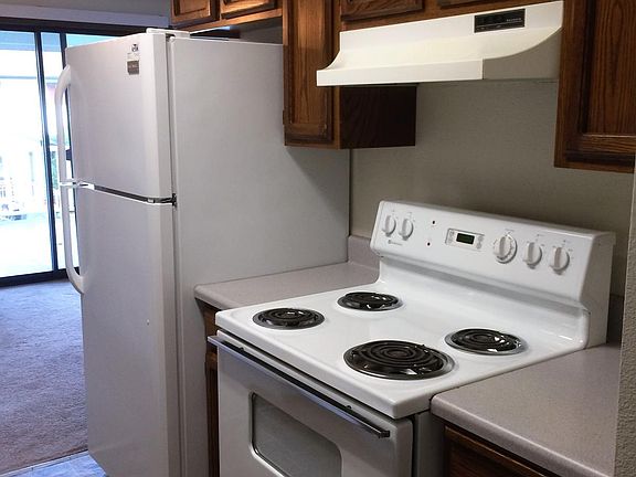 3rd image of 612 A St APT 7