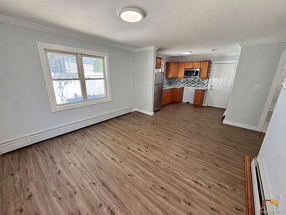 4th image of 398 Central Islip Boulevard