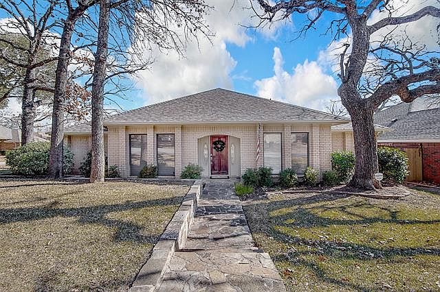 1st image of 6203 Sandybrook Dr