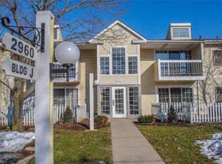 2960 S Bay Dr APT J16, Westlake, OH 44145