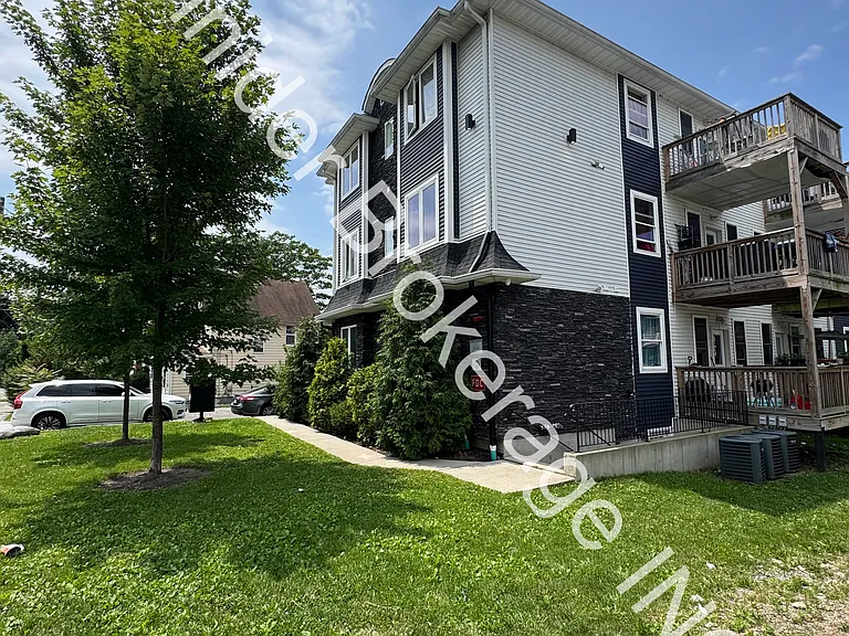 15 Bethune Blvd #101 — Photo 1