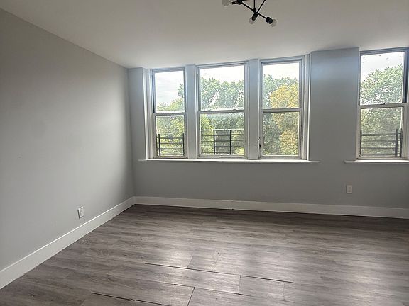 3rd image of 141 Park Ave #7A