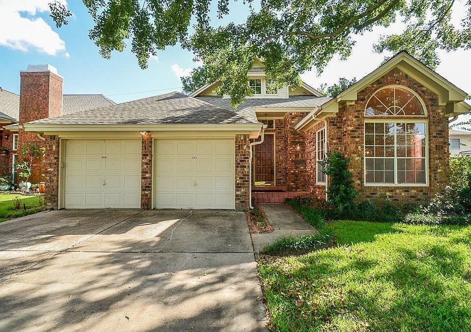 1st image of 2923 Plantation Wood Ln