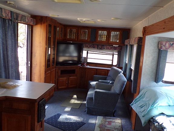 5th image of 395 Appleby Ct