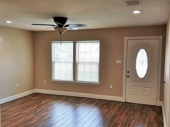 2nd image of 1304 W Ellaine Ave