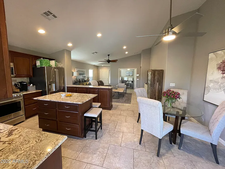22185 E Calle De Flores — Photo 6