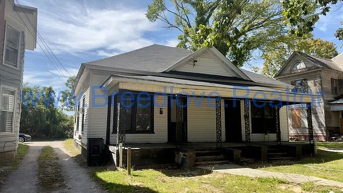 2 bed, 1.0 bath, 940 sqft, $850 — Photo 1
