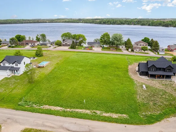 19329 Lake Volney Cir, Le Center, MN 56057