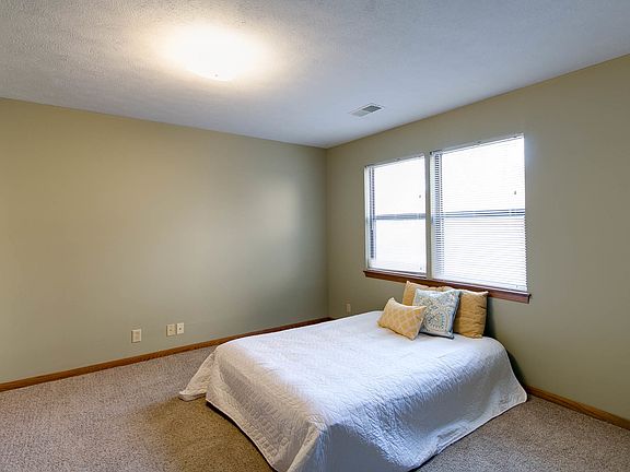 5th image of 1428 Beechwood Ter #11393527