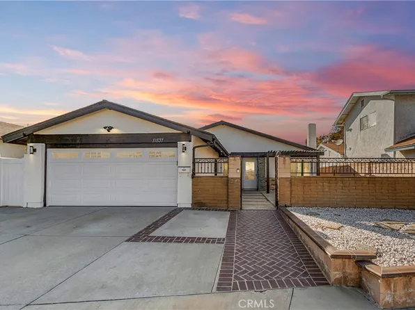 11537 Samoa St, Cypress, CA 90630