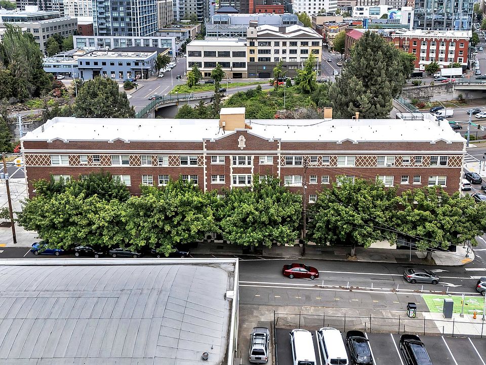 1st image of 20 NW 16th Ave APT 208