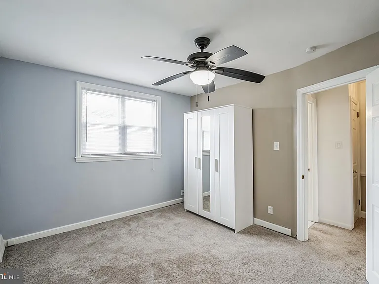 3631 Winona St — Photo 12