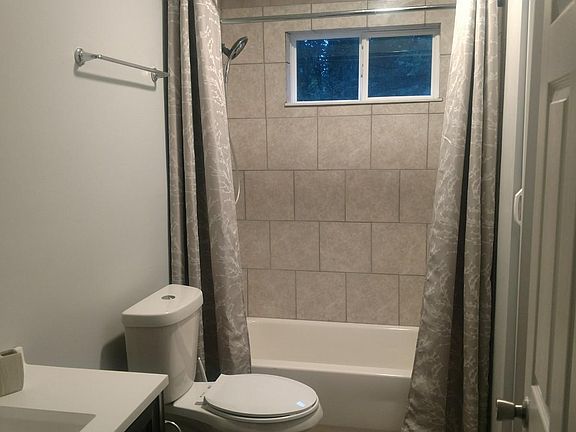 4th image of 10365 Pinehurst Dr