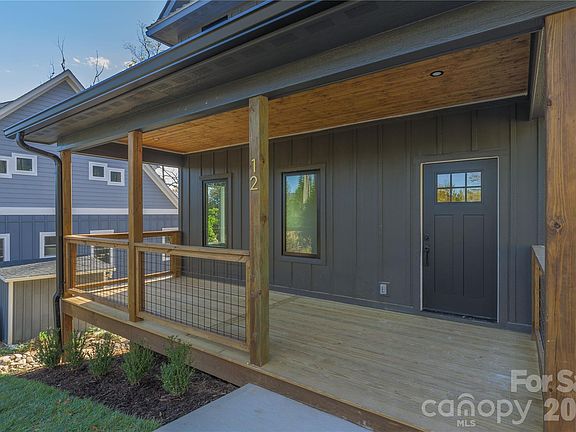 3rd image of 12 Weaver Hill Rd