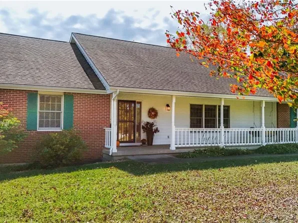 315 E High St, Baldwin City, KS 66006