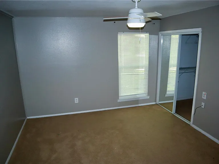 225 Terlingua Dr — Photo 6