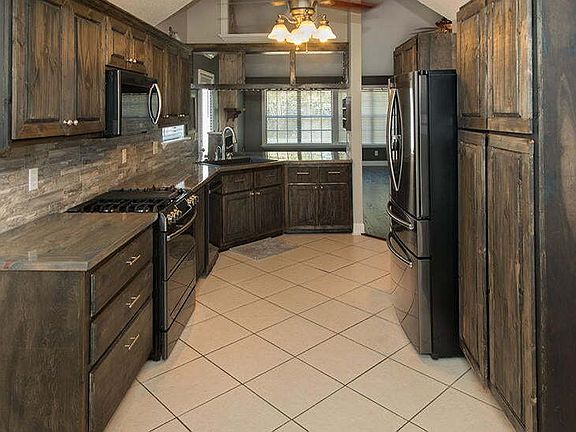 5th image of 1066 Windmill Dr