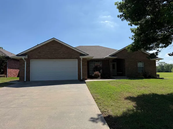 804 S 10th St, Marlow, OK 73055