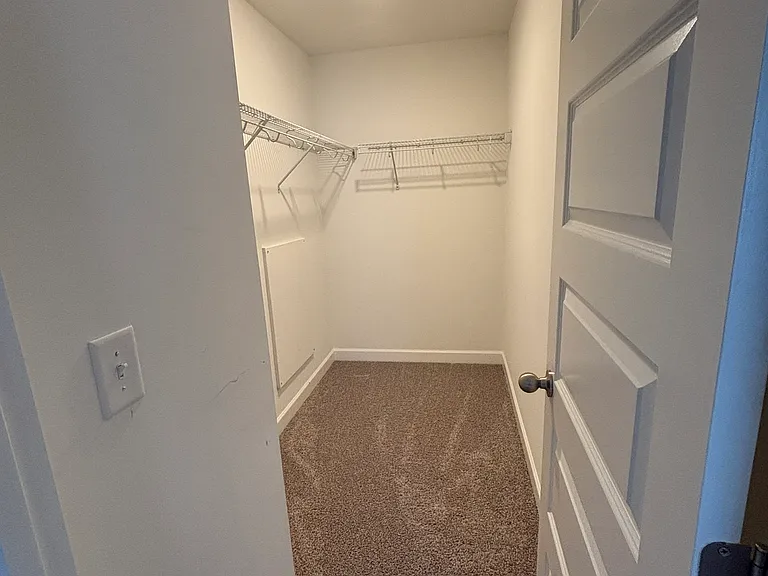 326 Banbury Dr — Photo 20