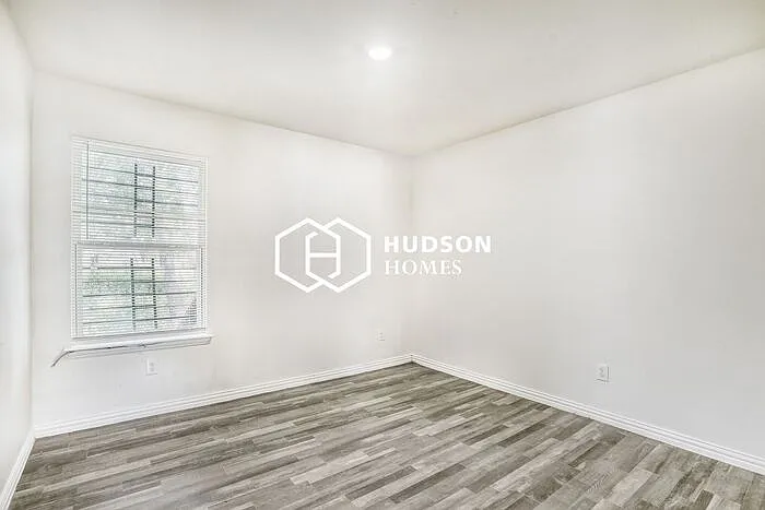 4907 Tyson St — Photo 6