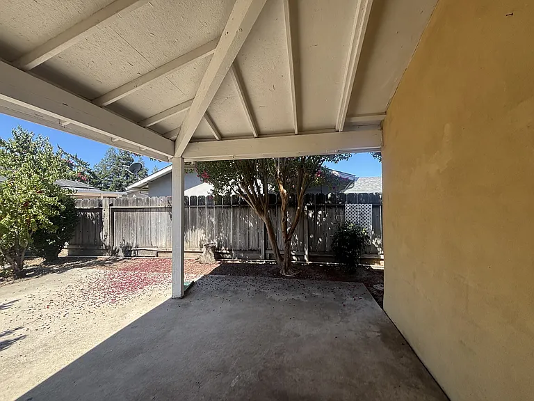 2220 Jeanine Dr — Photo 13