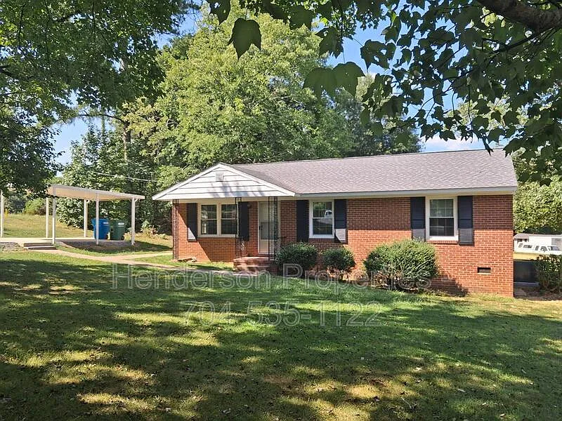 1317 Ross Dr