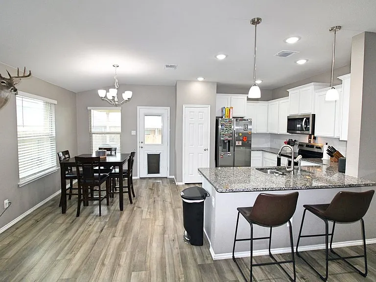 9019 Alabama Ave — Photo 4