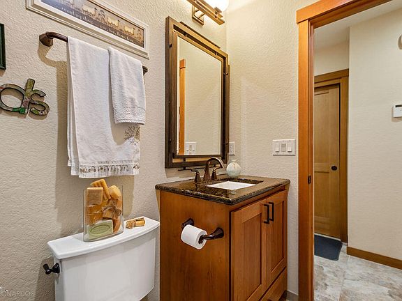 5th image of 3170 NE Cascara Ct