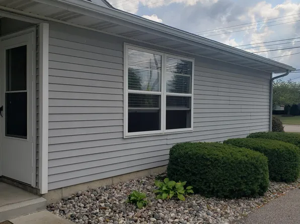1001 Jenne St, Grand Ledge, MI 48837