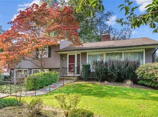 15 Cortland Ln, Cranston, RI 02920