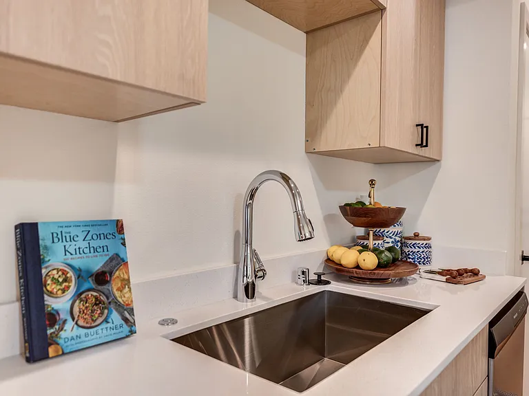 3402 Colby Ave — Photo 10