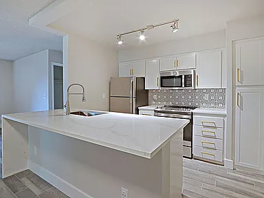 Elliot's Crossing Apartments