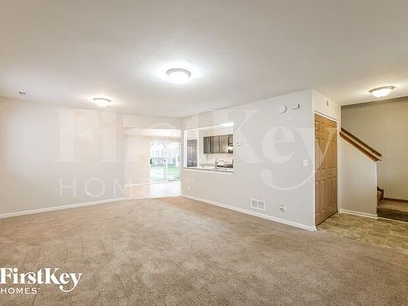 5th image of 1028 Four Seasons Blvd