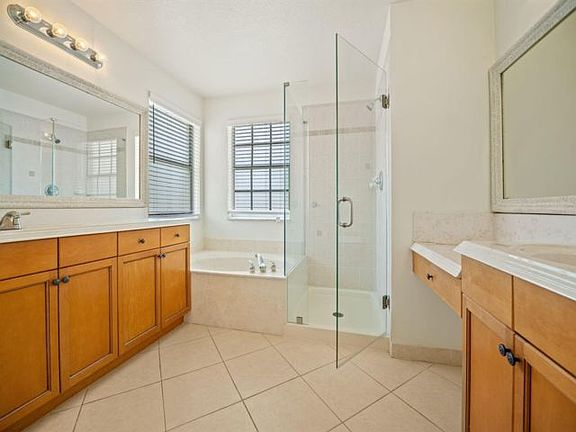 5th image of 9058 Alexandra Cir