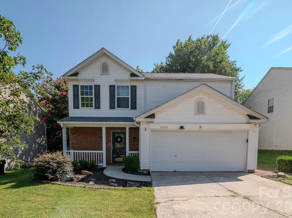 8704 Laurel Run Dr, Charlotte, NC 28269