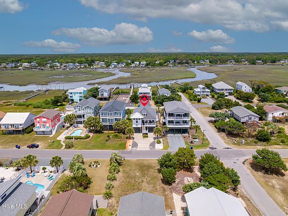 2nd image of 2304 W Dolphin Drive