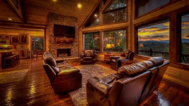 1st image of 348 Lookout Trl