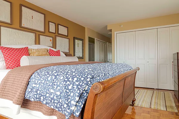 Rented by Addison Property Group | media 19