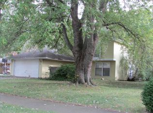 7602 Regina Dr, Fort Wayne, IN 46815