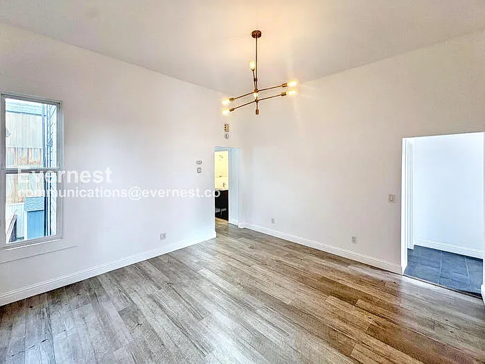 905 Pine St — Photo 9