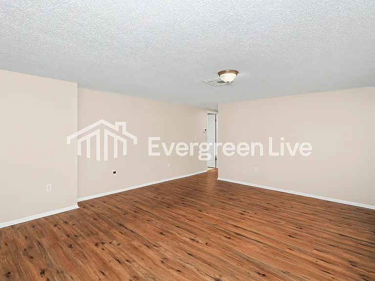 7731 Seashore Dr — Photo 3