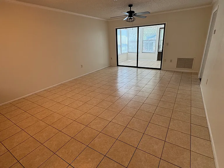 2155 Bancroft Pl — Photo 5