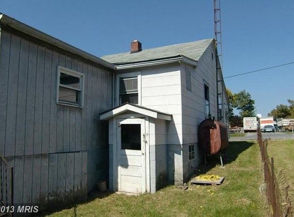 5th image of 623 Union Ave