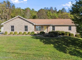 995 Pinewood Cir, Morristown, TN 37814