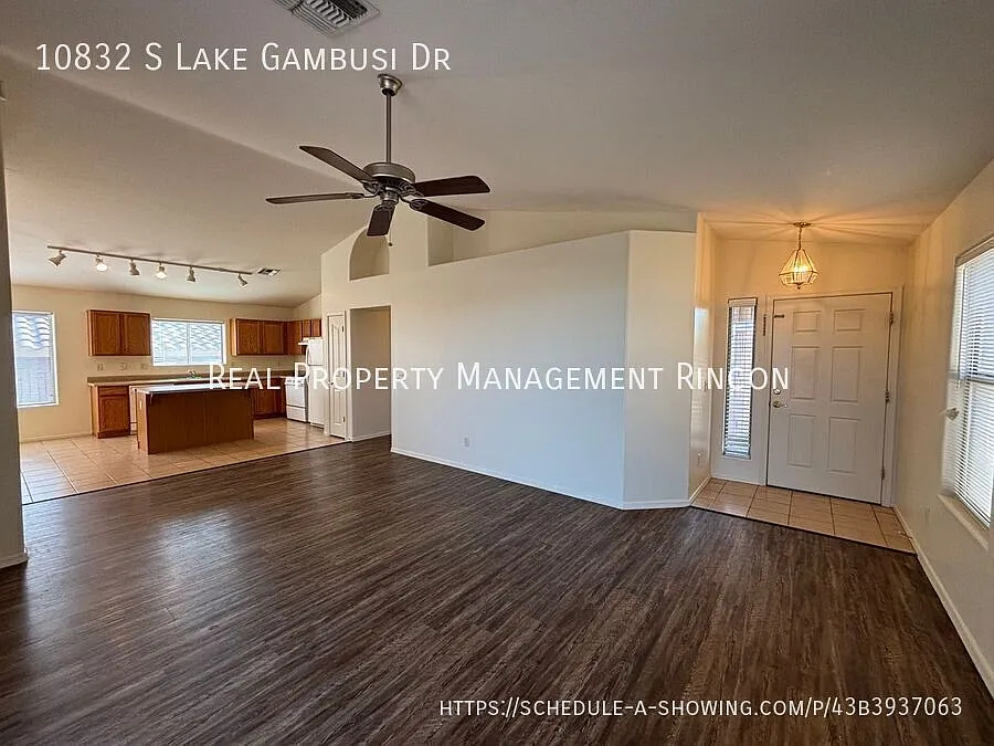 Lovely 4-Bed, 2-Bath home in Vail! — Photo 3