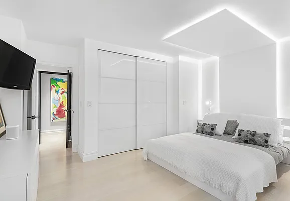 Rented by Christie's International Real Estate Group, LLC | media 8