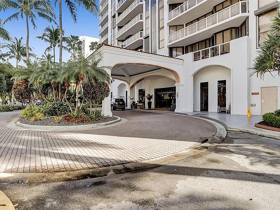 3rd image of 3600 Yacht Club Dr APT 1602